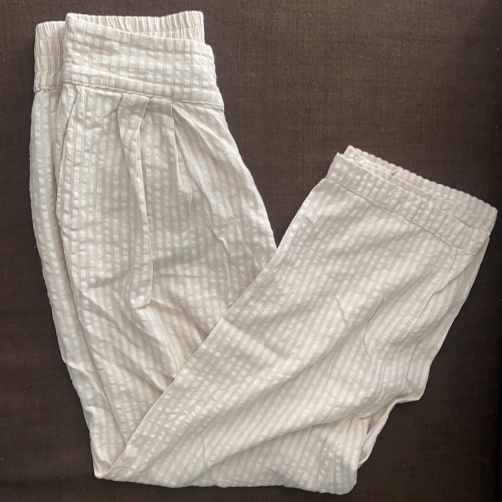 URBAN OUTFITTERS High waisted loose pants